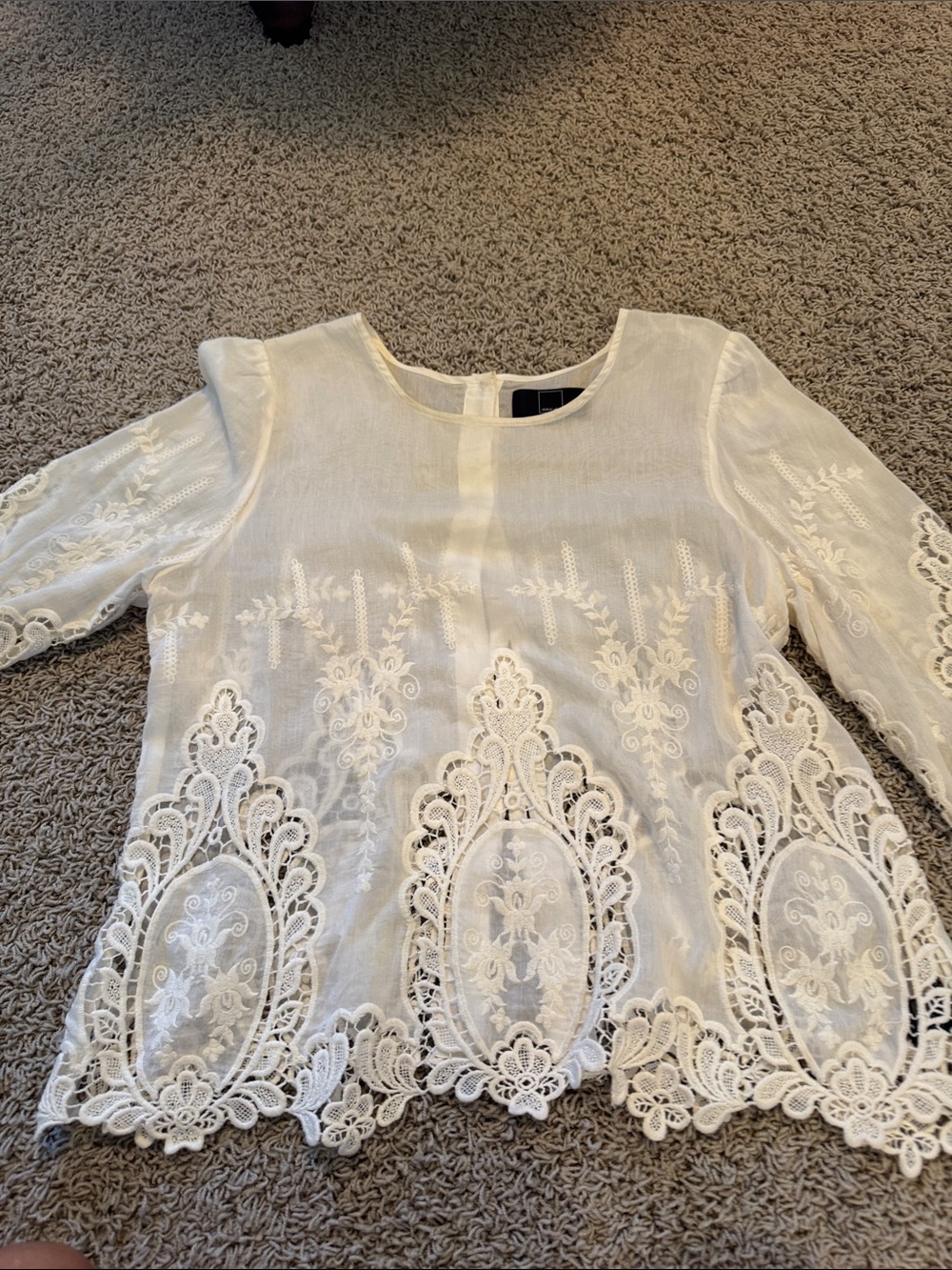 Dolce Vita Women's cream Lace Embroidered Long-Sleeve Top